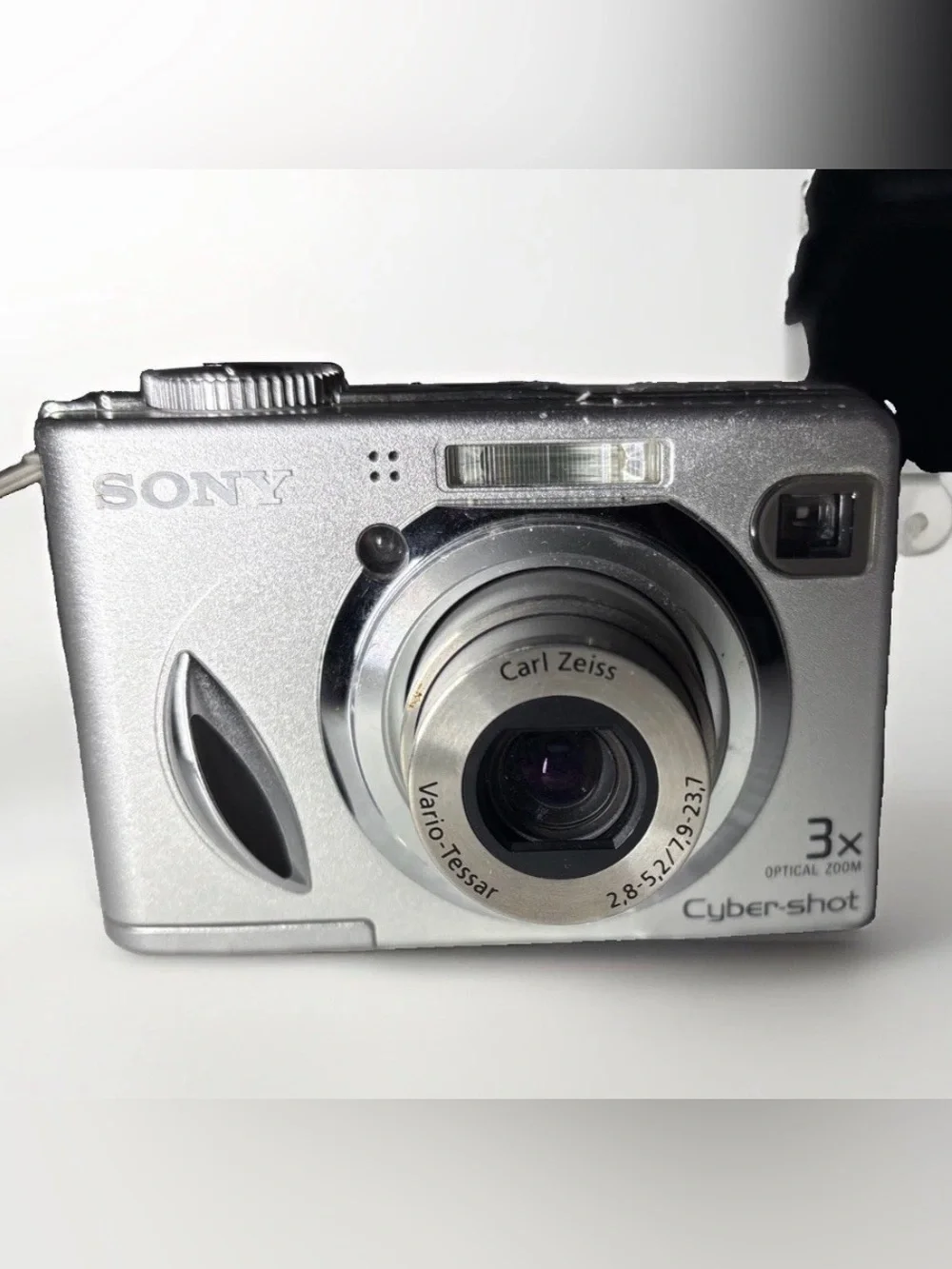 Sony Cyber-shot DSC-W7 7.2MP Silver Compact 3x Zoom MPEG Movie Incl mem card